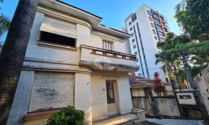 Casa comercial de 150m² no bairro Alto do Petrópolis
