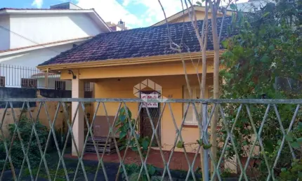 No jardim botânico, casa  baixou o valor de 650.000,00 para 610 mil.
