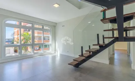 Cobertura, 100% reformada com 2 suítes , vaga de garagem e prédio com elevador no bairro auxiliadora