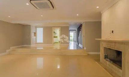 Casa em condomínio 3 suítes, 4 dormitórios   -  Três Figueiras