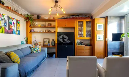 Apartamento com 2 quartos à venda na Rua Brito Peixoto, 237, Passo da Areia, Porto Alegre
