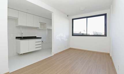 Apartamento com 2 dormitórios, sendo 1 suíte e 1 vaga no bairro Azenha