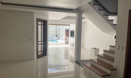 Casa de 3 dormitorios na Chácara das Pedras junto ao Iguatemi