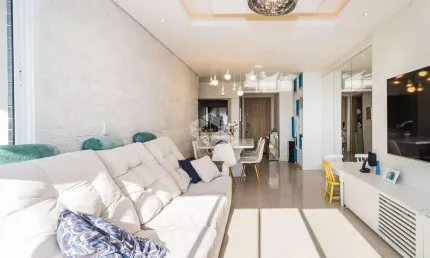 Apartamento com 3 dormitórios, sendo 1 suíte e  3 vagas  e depósito no bairro Petrópolis