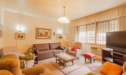 Apartamento de 137m2 e tres dormitórios com vaga no bairro rio branco
