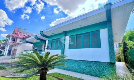 Casa 3 dormitórios, 202 metros quadrados, suíte, 3 banheiros, 2 vagas, no bairro Guarani, em Novo Hamburgo.
