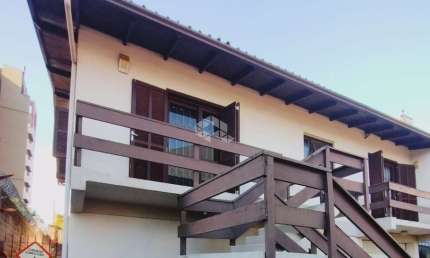 Casa com 3 Quartos e 2 banheiros, com 203 metros, no bairro Patria Nova em Novo Hamburgo