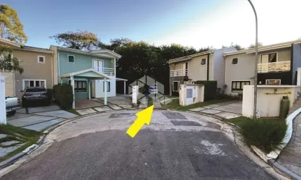 Cond Jd das Paineiras (Casa 130) - 3 sts. Rua do Shopp G. Vianna