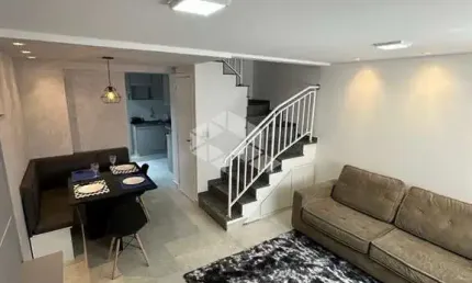 ? **Sobrado à Venda na Rua Dom Bento Pickel, 868 -  - **Opção mobiliada**: R$ 435.000,00   - **Opção sem mobília** R$ 395.000,00