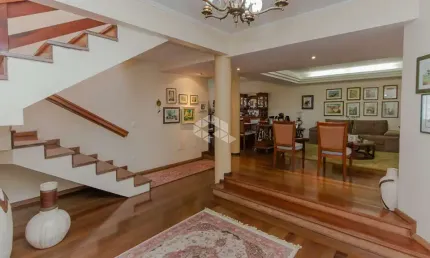 Casa de 4 dormitórios e 4 vagas a venda no bairro petropolis