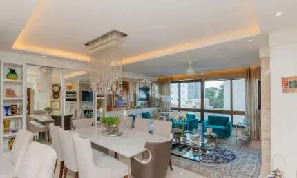 Apartamento com 3 quartos sendo 1 suíte no bairro Petrópolis.