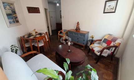 Á venda apartamento com dois quartos, no Edifício Duque de Caxias