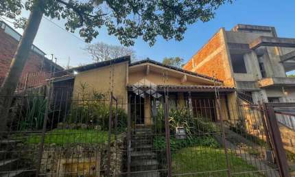 Casa com 3 quartos à venda na Rua Doutor Egydio Michaelsen, 374, Cavalhada, Porto Alegre