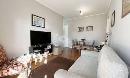 Apartamento reformado de 1 quarto e 1 vaga no bairro Jardim Botânico