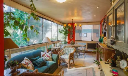 Apartamento 3 quartos, suíte e 2 vagas em bairro Petrópolis