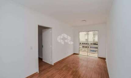 Apartamento reformado com 71m privativos 3 quartos e 1 vaga no bairro Passo da Areia