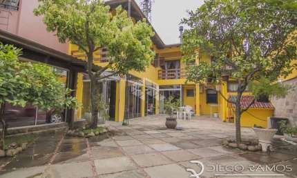 Casa de 3 dormitórios/quartos com suite e closset no Bairro Parque Santa Fé
