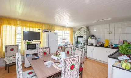 Casa com 3 quartos à venda na Rua Toroquá, 388, Passo da Areia, Porto Alegre