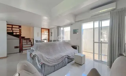 Ótimo sobrado em condominio Fechado com 03 casas 128m² no Jardim Sao Pedro