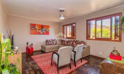 Casa à venda com 4 quartos 202 m² no Bairro Partenon