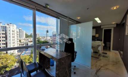 Sala comercial clinica médica montada com 56m² no Próximo do Parcão