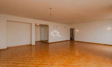 Espaçoso apartamento de 207m2, 4 dormitórios no Centro Histórico