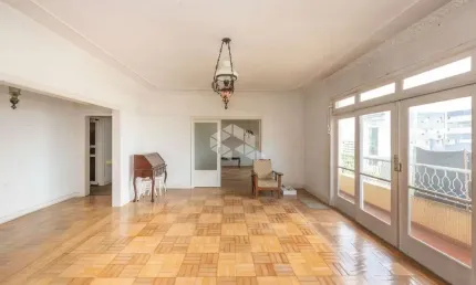Apartamento de 171m2, living em 2 ambientes,  sacada, 3 dormitórios, sendo 2 suítes