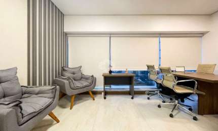 Sala Comercial Mobiliada com Espaço para 3 Ambientes