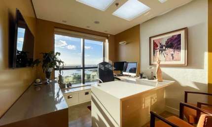 Belíssima sala comercial no PRIME OFFICES PRAIA DE BELAS, vista para o rio!