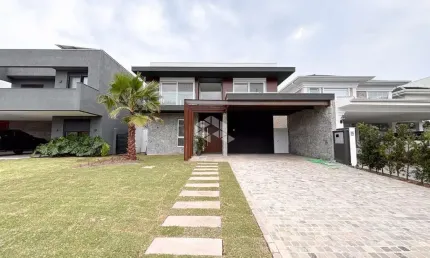 Casa em Condominio com 3 dormitório(s), 264 m² no bairro Terraville em PORTO ALEGRE