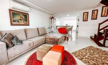 CASA EM CONDOMÍNIO COM 3 QUARTOS/DORMITÓRIOS, NO BAIRRO PEDRA REDONDA, EM PORTO ALEGRE.