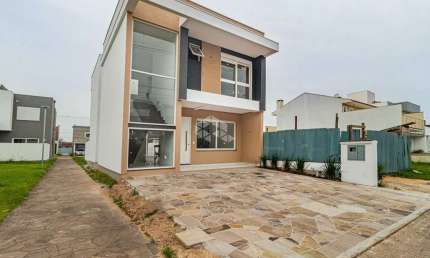 CASA 3 SUÍTES EM CONDOMÍNIO FECHADO COM INFRAESTRUTRA DE LAZER