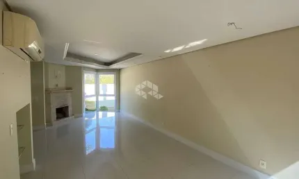 Casa em condomínio no bairro Jardim Isabel com 3 dormitórios sendo 1 suíte.