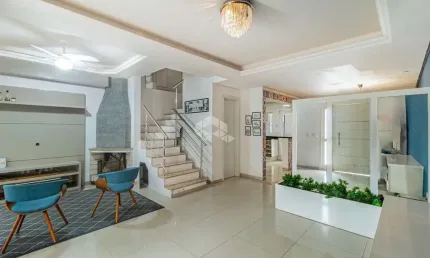 CASA NO LAGOS DE NOVA IPANEMA COM 3 DORMITÓRIOS SENDO 1 SUÍTE E PÁTIO COM PISCINA!