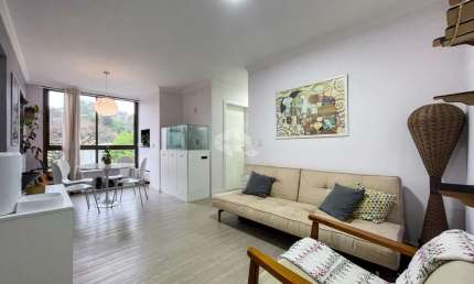 Apartamento de 3 dormitórios reformado no bairro Medianeira, em Porto Alegre