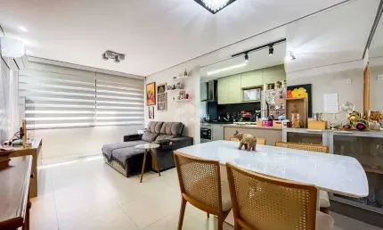 Apartamento de 2 dormitórios, com churrasqueira, sendo 1 suíte no bairro Camaquã em Porto Alegre