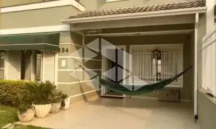 Casa / 3 Quartos / 1 Suíte / Pátio / 2 Vagas / Hípica / Porto Alegre / RS