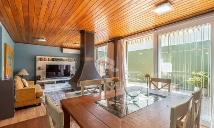Casa com 159,46m², próximo ao calçadão de ipanema com 3 dormitórios, 1 suíte master