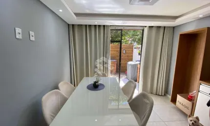 Casa em condomínio com 2 dormitórios no bairro Aberta dos Morros