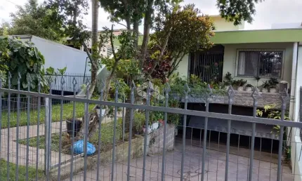 Casa com 3 quartos à venda na Rua Derocy Giácomo da Silva, 110, Vila Nova, Porto Alegre