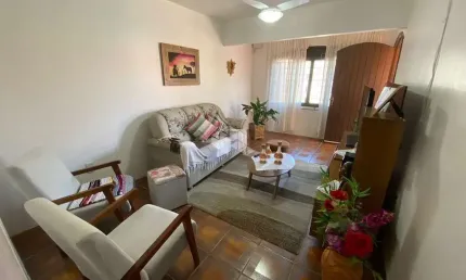 Casa com 3 dormitórios sendo 1 suíte com sacada no bairro Espírito Santo