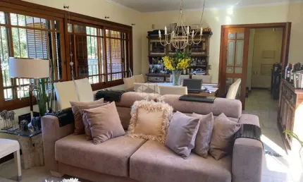 Ótima casa com 3 quartos/dormitórios sendo 1 suíte máster em ipanema.