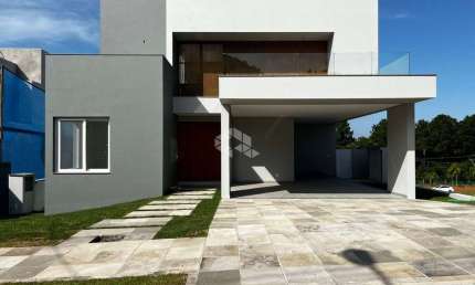 CASA COM ESTILO CONTEMPORÂNEO E ALTO PADRÃO CONSTRUTIVO