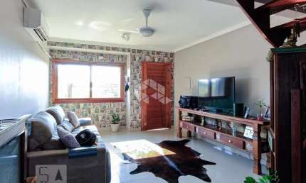 Casa com 3 suítes e uma vaga no Guaruja em Porto Alegre