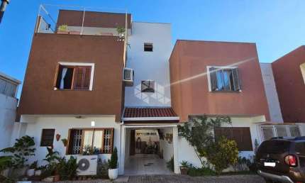 Casa em Condomínio 3 Dormitórios 2 vagas no Bairro Tristeza