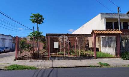 Terreno de esquina com 330m² à venda no bairro Tristeza
