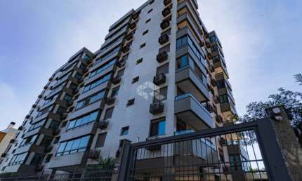 Apartamento 144m2 privativos, 3 dormitórios 1 suíte 2 vagas de garagem cobertas.