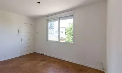 Apartamento de 2 dormitórios no bairro rio branco com vaga a metros do parque da redenção