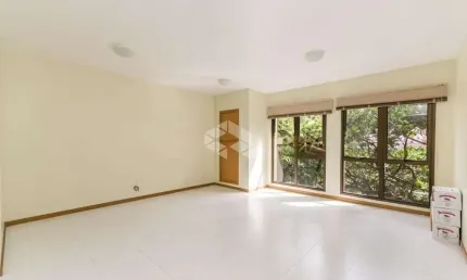 Sala comercial no condomínio Biltmore no bairro Praia de Belas com box escriturado