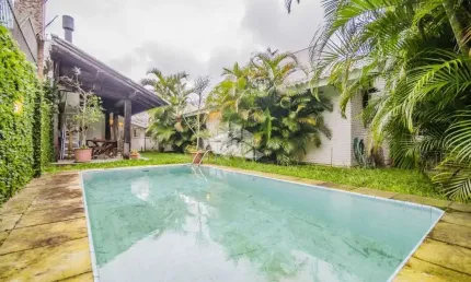 Casa térrea á venda no Bairro Ipanema a metros da Orla do Guaíba